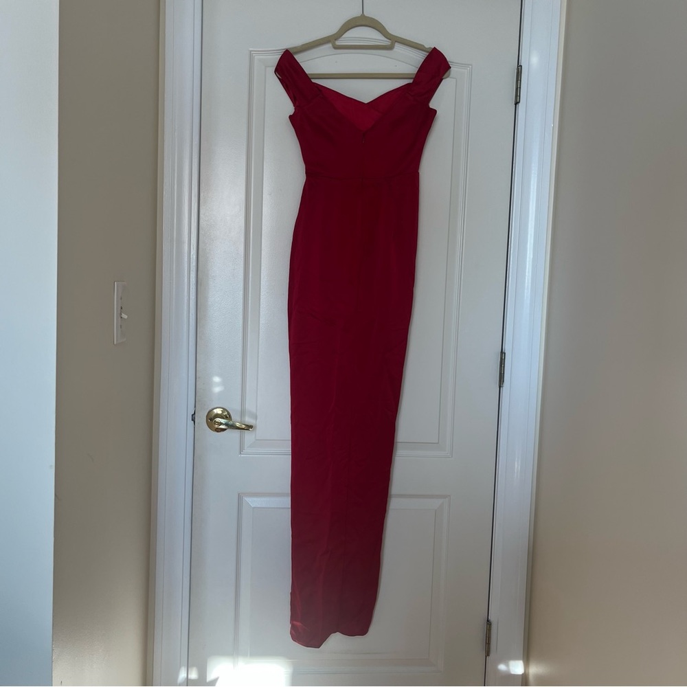 Sau Lee x Revolve Gwenyth Gown in Crimson Red Size 0 - Picture 4 of 5